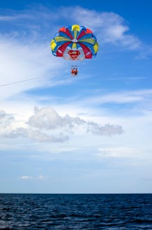 Parasailing_In_Boracay